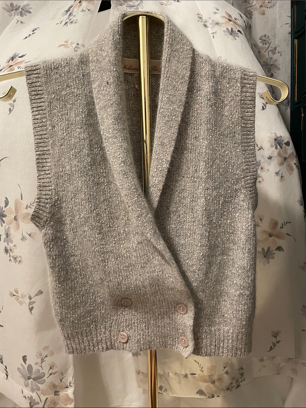Vintage Sleeveless Shawl Collar Button-Front Sweater Vest — Light Heather Gray